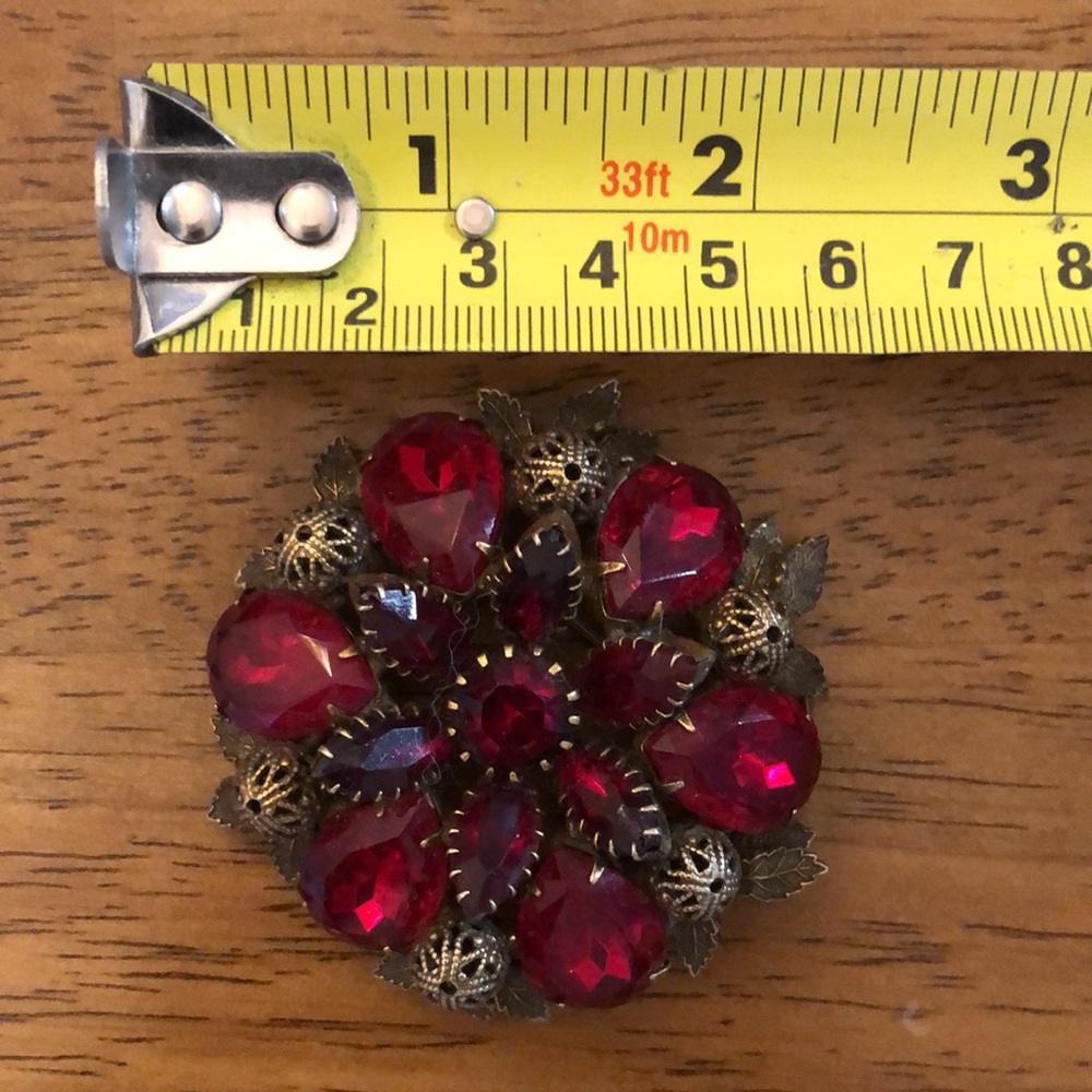 Red and Gold Brooch - Picture 3 of 3